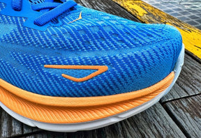 HOKA CLIFTON 9. EXTRA CUSHIONING