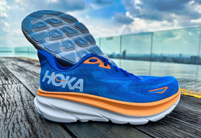 HOKA CLIFTON 9. EXTRA CUSHIONING