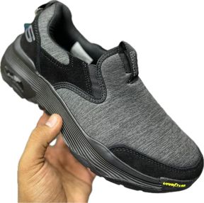 Skechers triple layer madicted foam Amazon article (40 se 45)  with big discount ke saat.