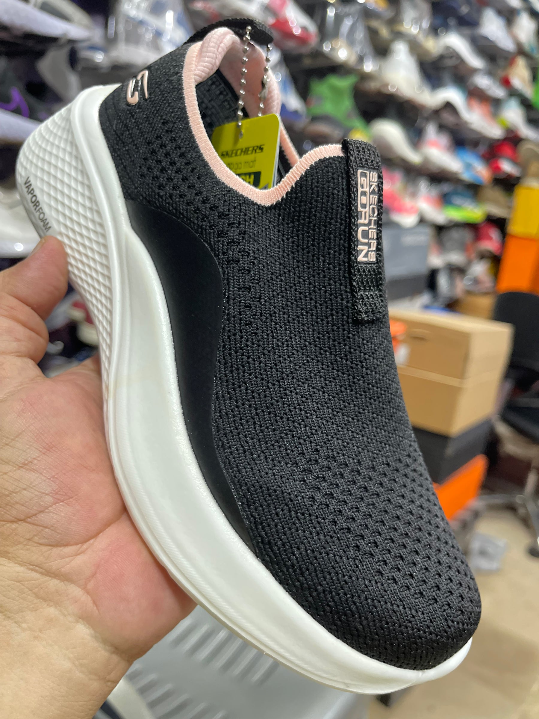 Skechers ladies article ❤   
Extra comfortable cushion foam