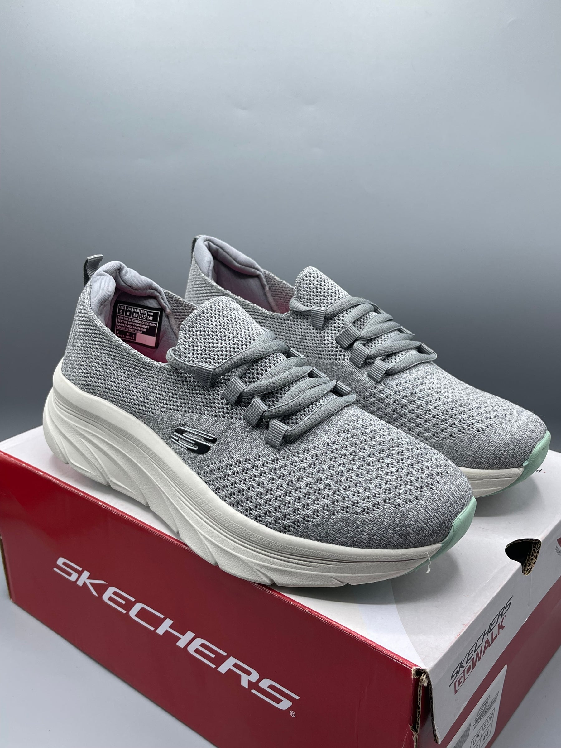 Skecher ✅ triple layer medicated foam.